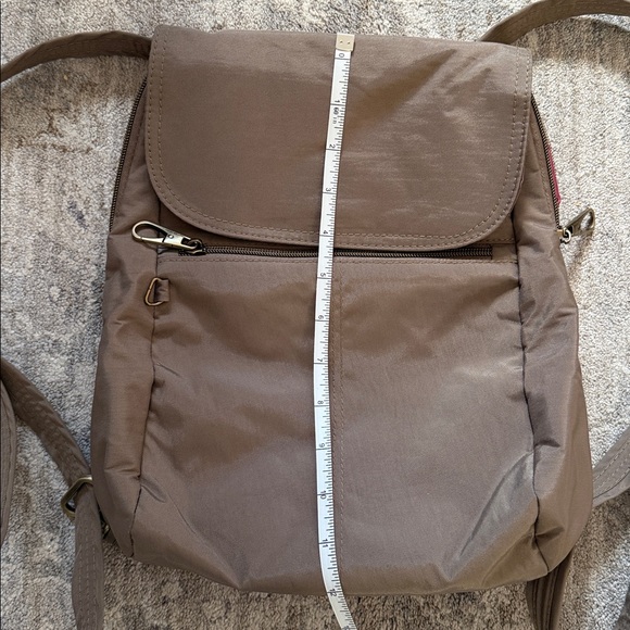Travelon Anti-Theft Signature Slim Backpack Sable Brown RFID Pockets Organizer - Picture 10 of 11